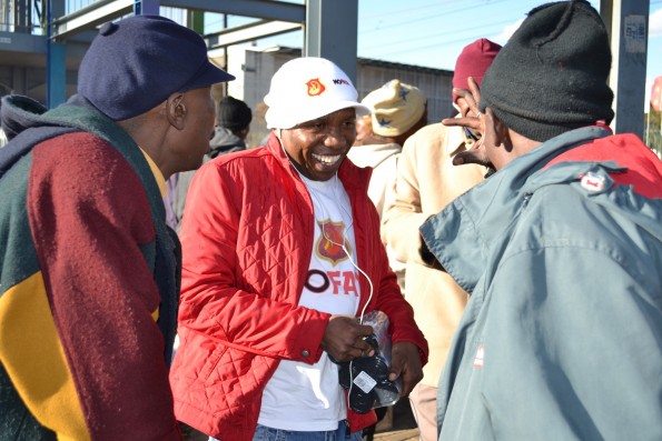  Mo Faya Siphiwe with community members